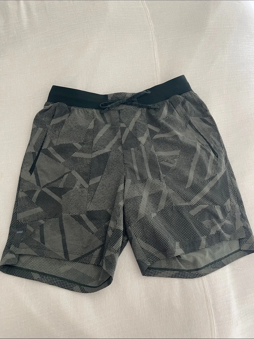 lululemon athletica Men's license to train Linerless short 7”